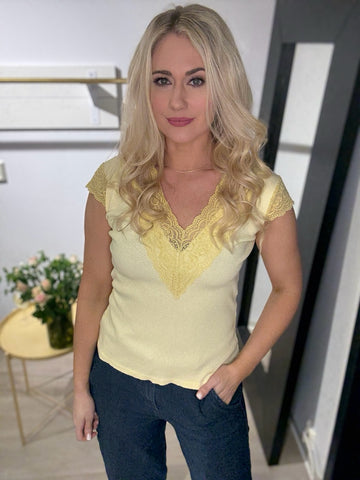 Lace V-neck Top 2 Farver